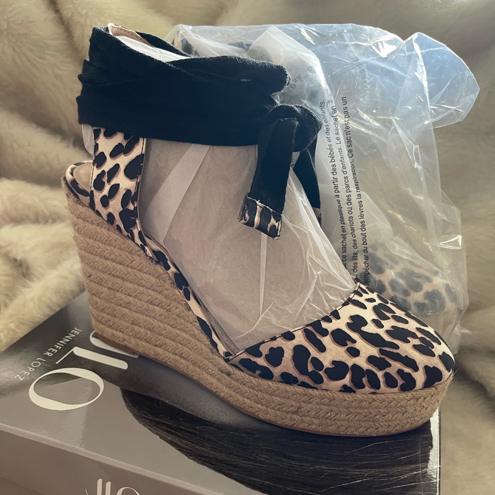 Women wedge